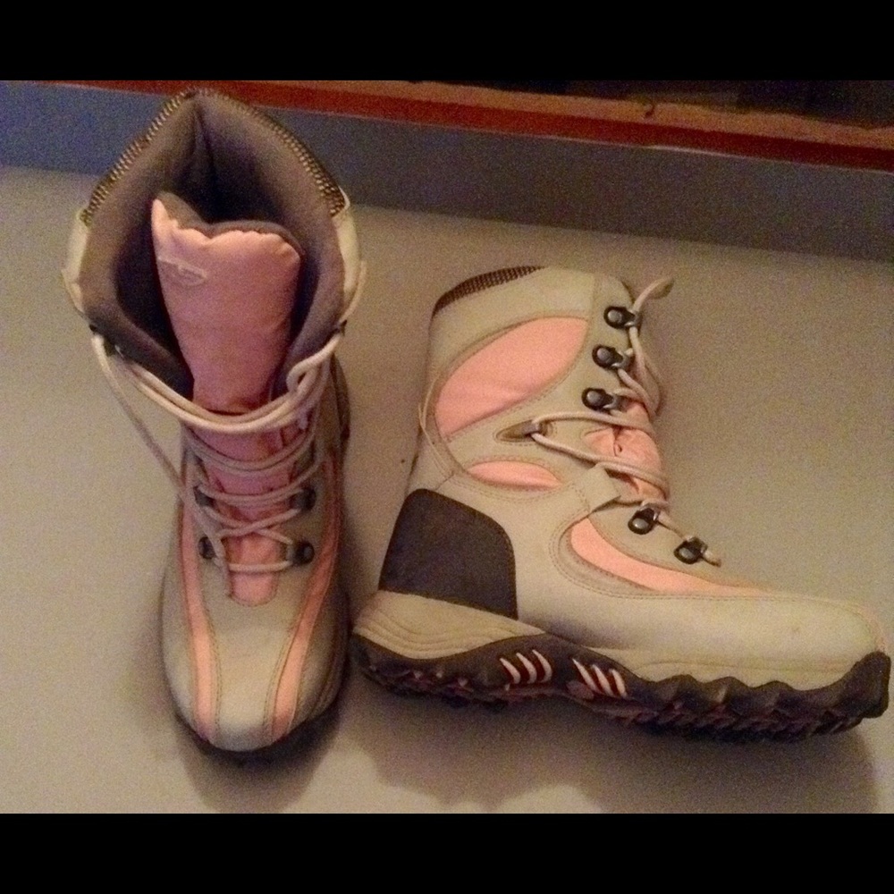 Gently Used Columbia Snow Boots Grey & Pink